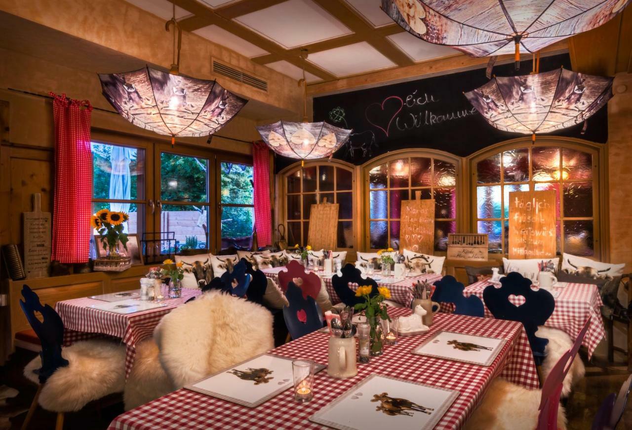 Zur Gluecklichen Kuh Hotel Oberstdorf Kültér fotó