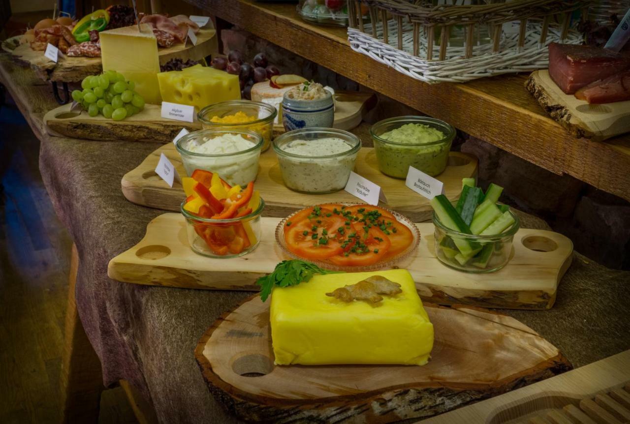 Zur Gluecklichen Kuh Hotel Oberstdorf Kültér fotó